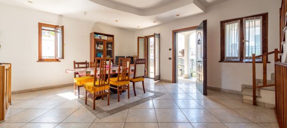 6 rooms House in Rome, Italy No. 270670 3