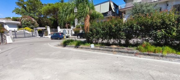 3 bedrooms Apartment in San Sebastiano al Vesuvio, Italy No. 327745 2