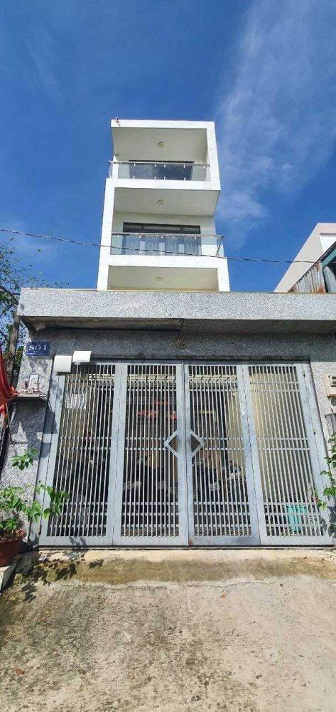 72m² Townhouse in District 7, Vietnam No. 19322