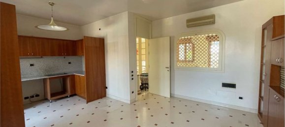 7 rooms Penthouse in Modena, Italy No. 20787 12