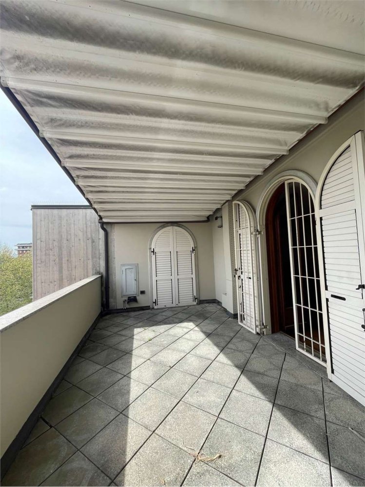 7 rooms Penthouse in Modena, Italy No. 20787