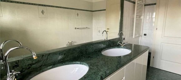 7 rooms Penthouse in Modena, Italy No. 20787 14