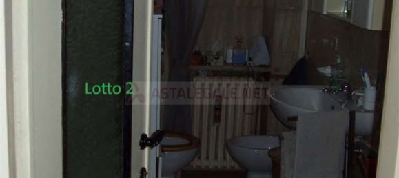 Квартира с 4 спальнями в Валенца, Италия № 381489 17