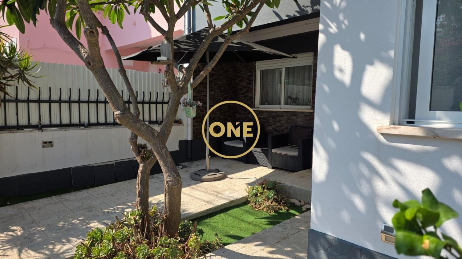 Casa de 4 dormitorios en Corroios, Portugal No. 262452