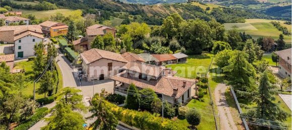 3 bedrooms Villa in Viano, Italy No. 298539 39