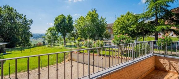 3 bedrooms Villa in Viano, Italy No. 298539 21