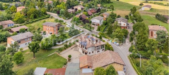3 bedrooms Villa in Viano, Italy No. 298539 41