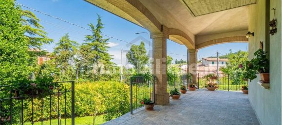 3 bedrooms Villa in Viano, Italy No. 298539 6