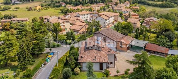 3 bedrooms Villa in Viano, Italy No. 298539 40