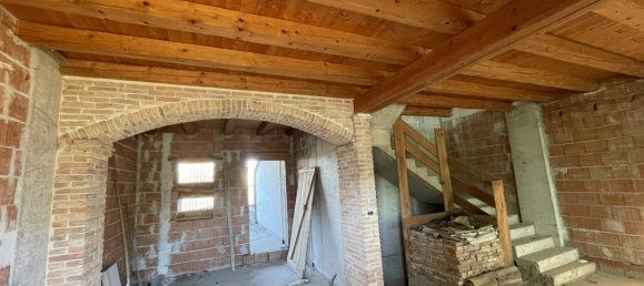 Вилла с 6 комнатами в Азоло, Италия № 231003 2