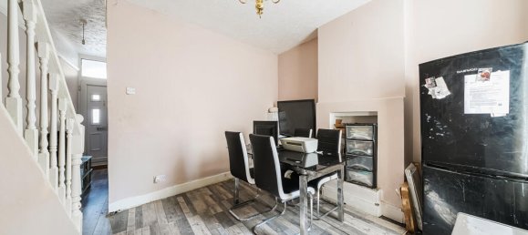 2 bedrooms House in London, United Kingdom No. 7672 5