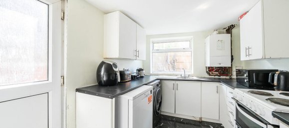 2 bedrooms House in London, United Kingdom No. 7672 9