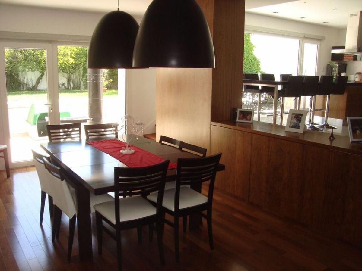 3 bedrooms House in Mar del Plata, Argentina No. 95467