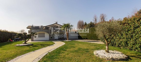 5-salle Villa à Magnago, Italy No. 16289 2