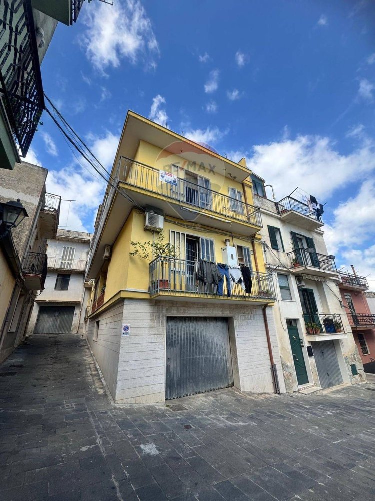 5 rooms House in Melilli, Italy No. 167088