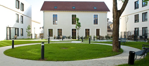 Studio in Marmande, France No. 332468 2