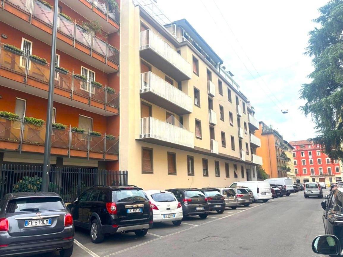 2 bedrooms Apartment in Milan, Italy No. 397868