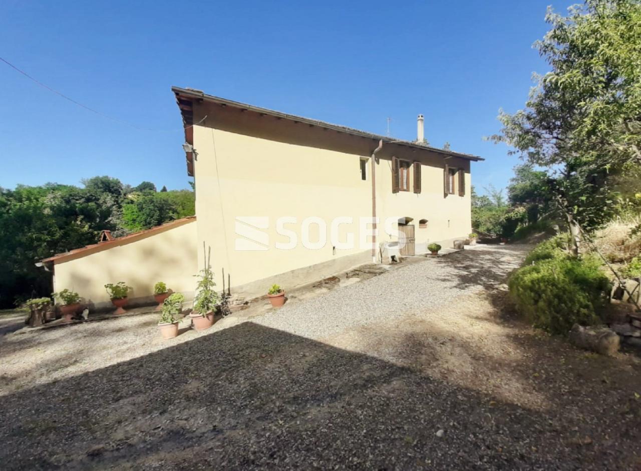 7 rooms House in Montevarchi, Italy No. 139445