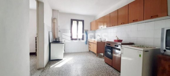7 rooms House in Montevarchi, Italy No. 139445 5