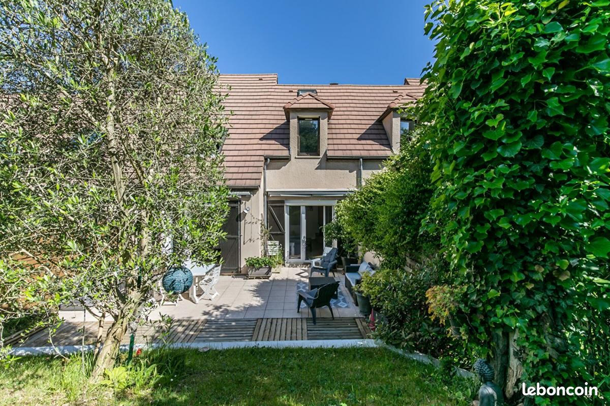 3 bedrooms House in Noiseau, France No. 186081