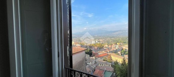 6 rooms Apartment in Frosinone, Italy No. 285959 3