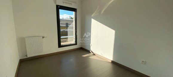 3 chambres Appartement à Pontoise, France No. 188082 5