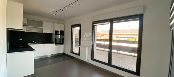 3 chambres Appartement à Pontoise, France No. 188082 3