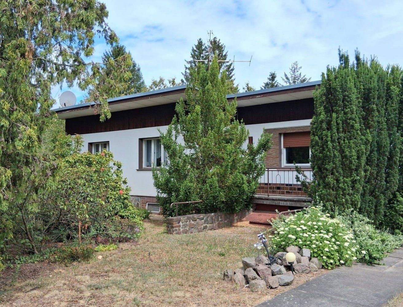 3 rooms House in Brandenburg an der Havel, Germany No. 233195