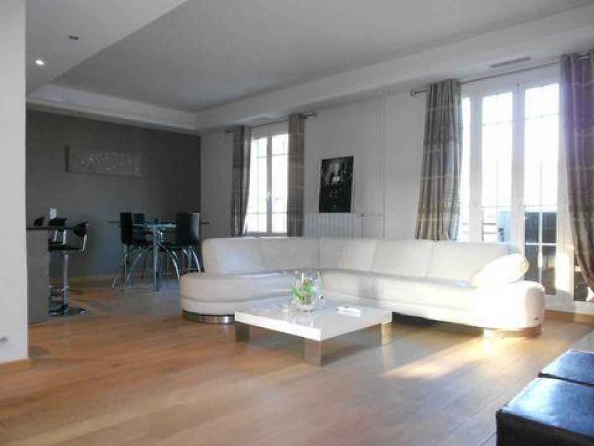 3 bedrooms Condo in Cannes, France No. 10553
