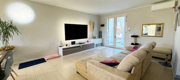 4 rooms Villa in Crema, Italy No. 37516 10