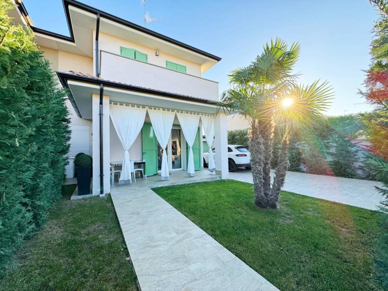 4 rooms Villa in Crema, Italy No. 37516