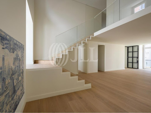 3 bedrooms Duplex in Lisbon, Portugal No. 232831