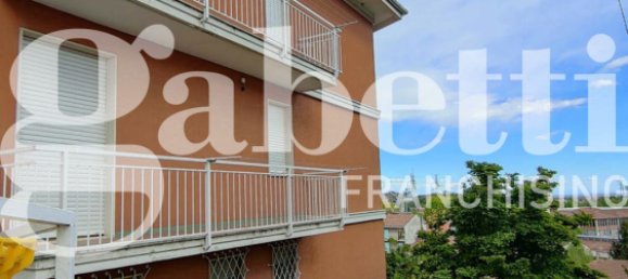 Apartamento de 2 dormitorios en Biella, Italy No. 154265 3
