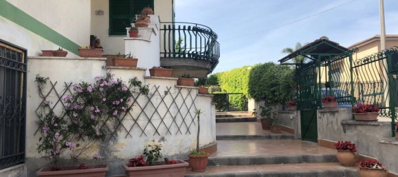 Villa de 4 habitaciónes en Giugliano in Campania, Italy No. 175590 2