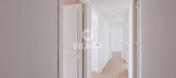 4 bedrooms Apartment in Malaga, Spain No. 182520 2