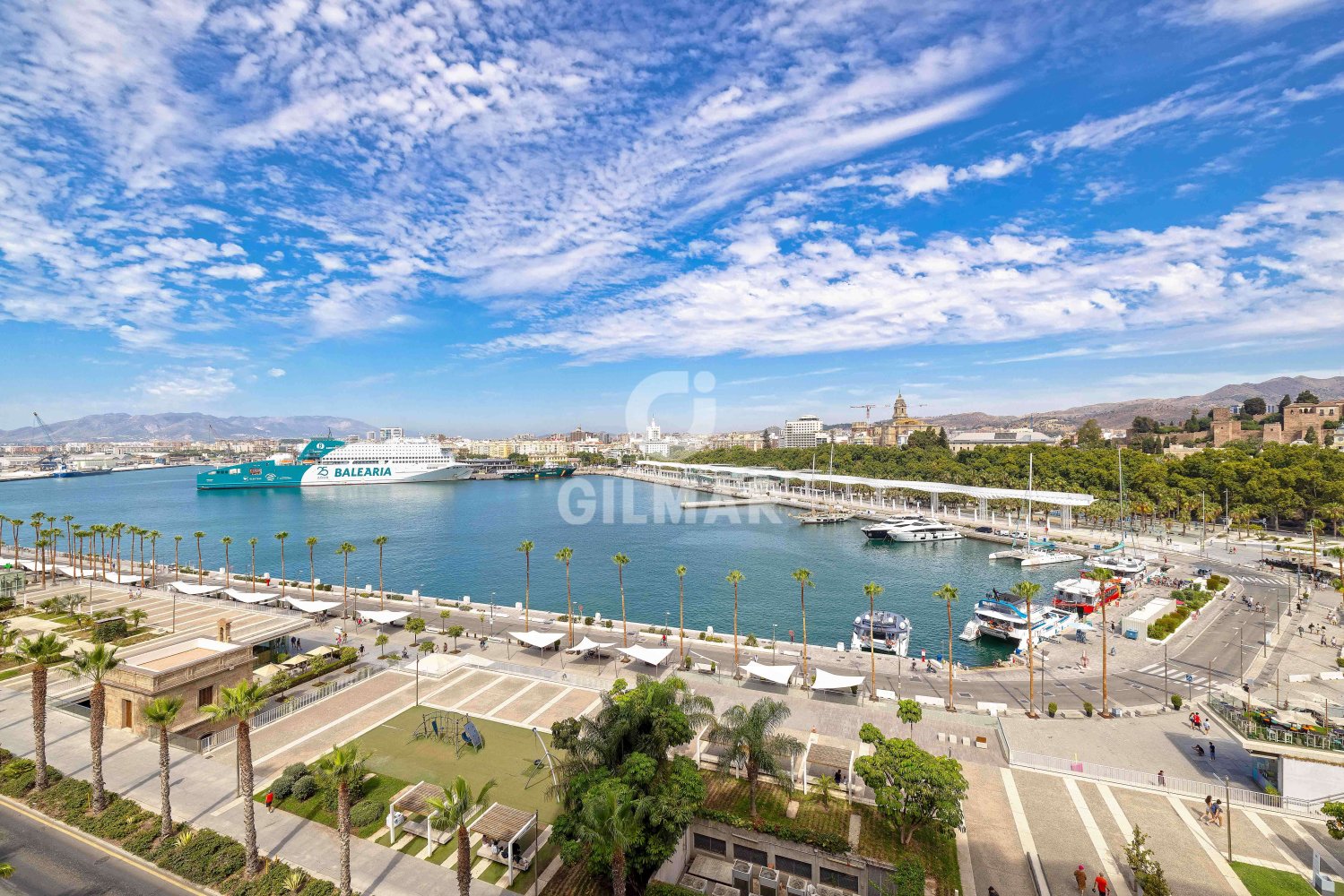 4 bedrooms Apartment in Malaga, Spain No. 182520