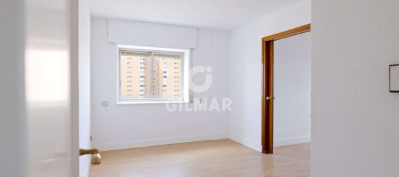 4 bedrooms Apartment in Malaga, Spain No. 182520 7