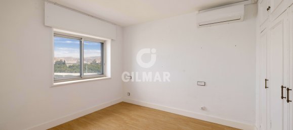 4 bedrooms Apartment in Malaga, Spain No. 182520 13