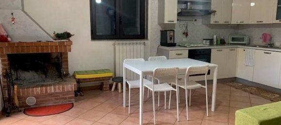 3 rooms House in Vinchiaturo, Italy No. 174026 11