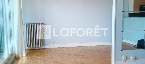 1 bedroom Apartment in Villejuif, France No. 188149 3