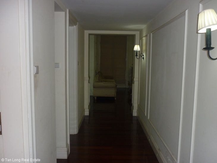 Квартира с 4 спальнями в Намтыльем, Вьетнам № 4389