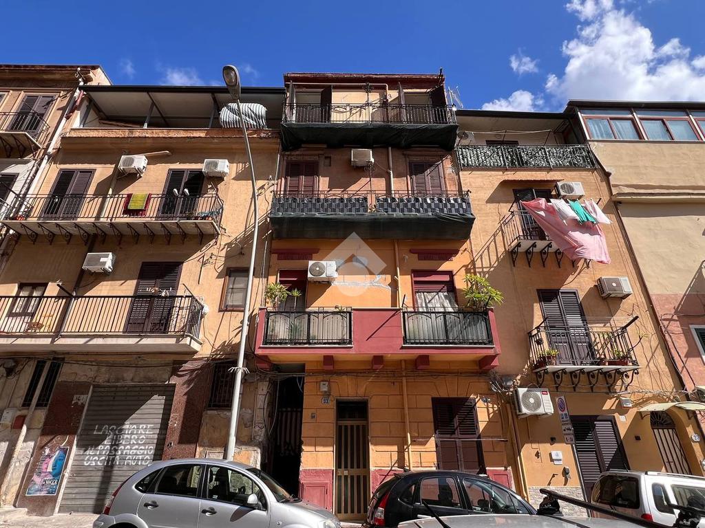 2 bedrooms Apartment in Palermo, Italy No. 272066