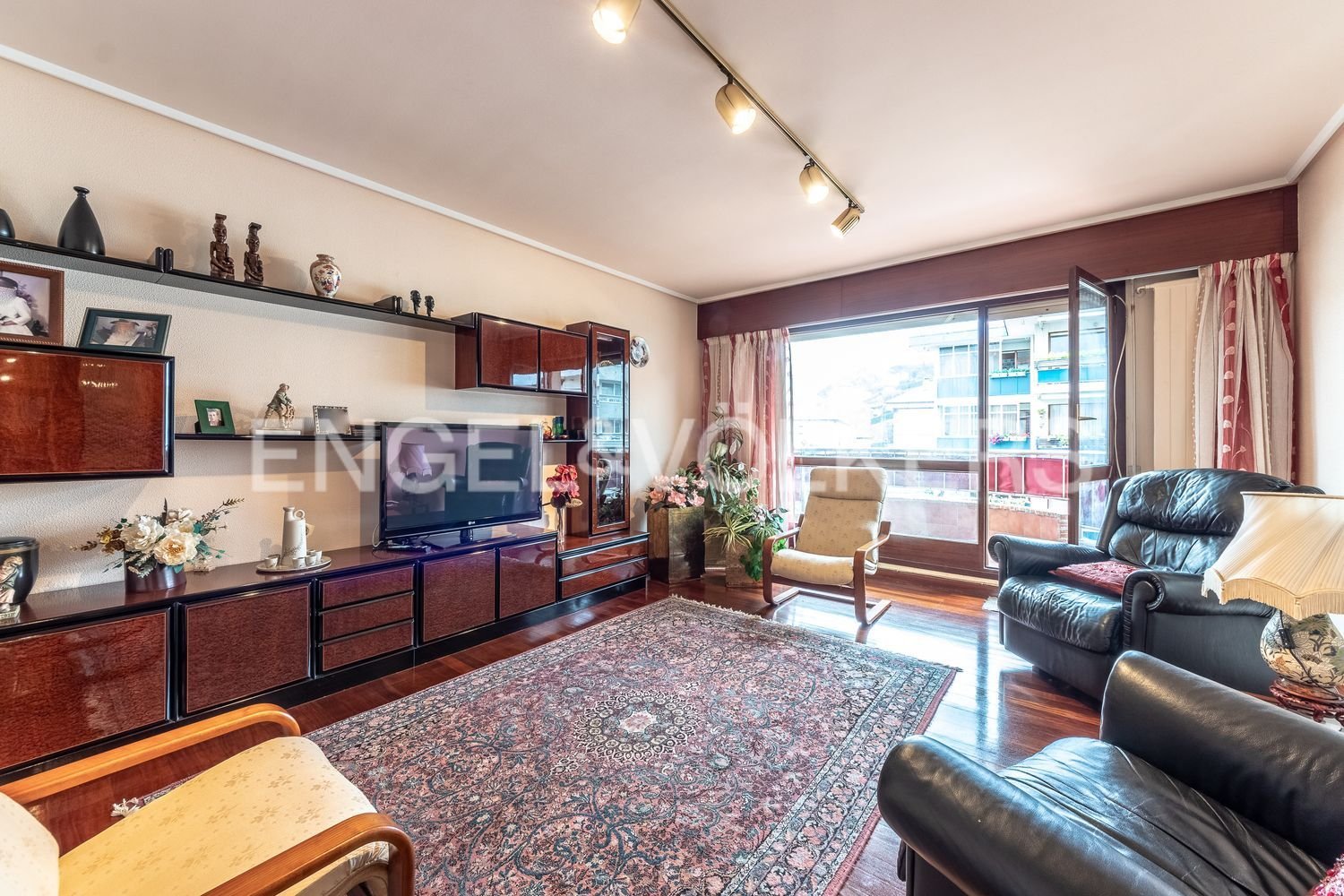 4 bedrooms Apartment in Basque Autonomous Community, Spain No. 193328