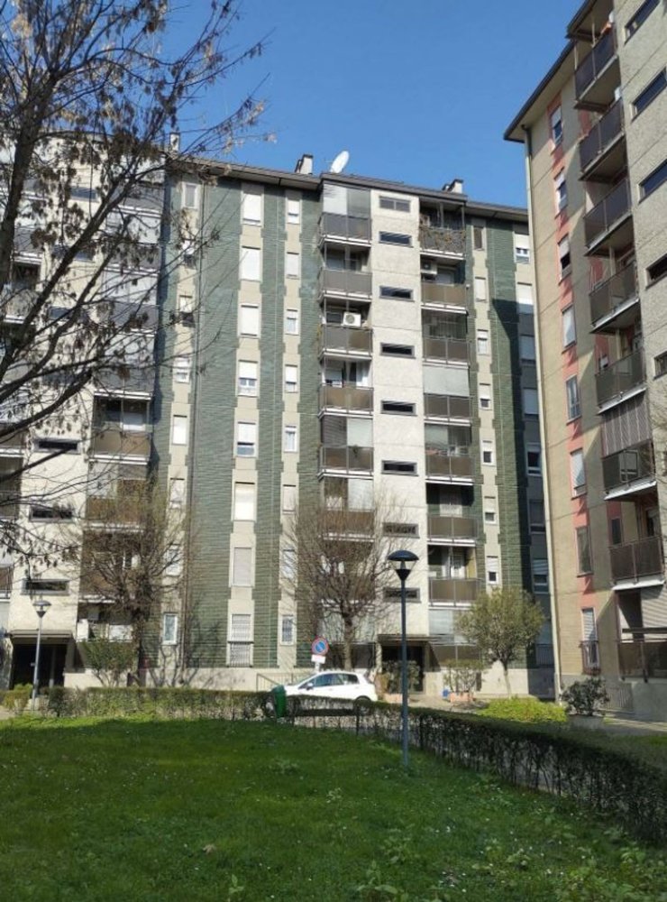 3 bedrooms Apartment in Milan, Italy No. 395879