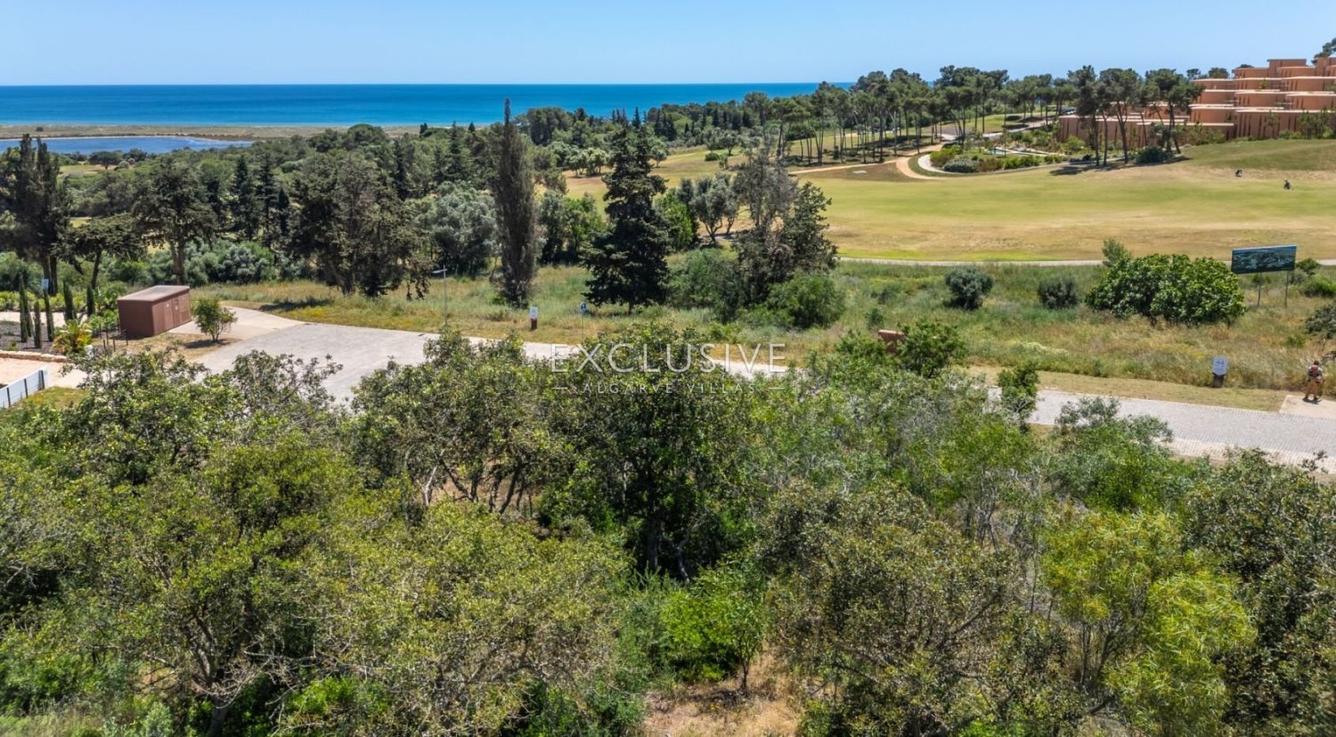 340m² Land in Odiaxere, Portugal No. 115627