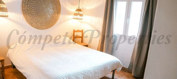 3 bedrooms House in Sayalonga, Spain No. 152706 12