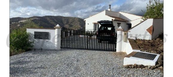 3 bedrooms House in Sayalonga, Spain No. 152706 16