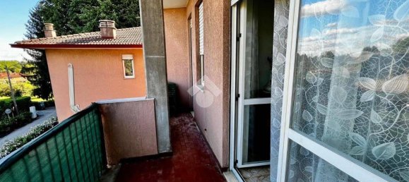 3 Schlafzimmer Wohnung in Varese, Italy, Nr. 341518 4