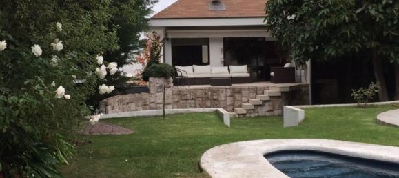 Casa de 4 dormitorios en Santiago, Chile No. 3971 2