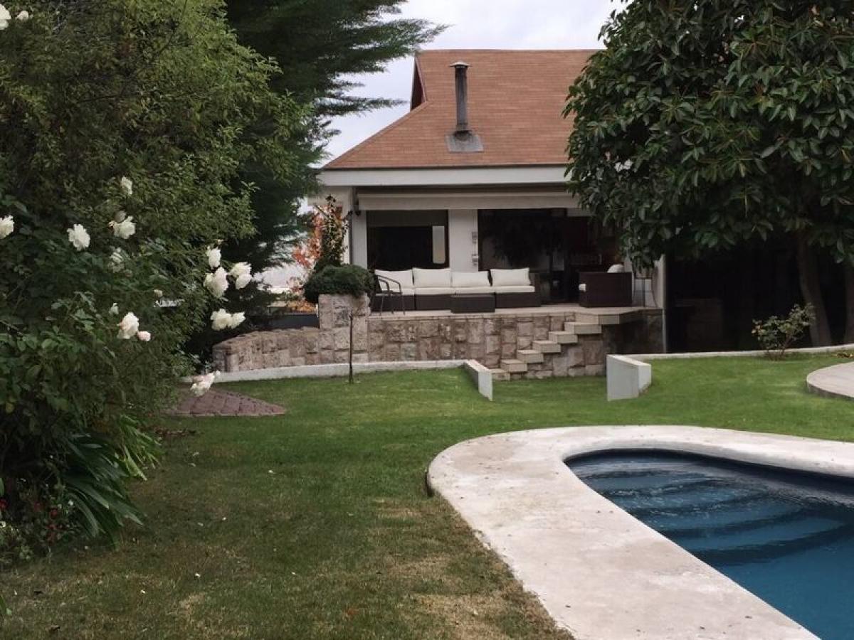 Casa de 4 dormitorios en Santiago, Chile No. 3971